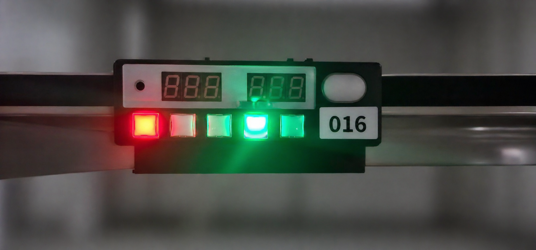 CoreAX デジタル表示器の点灯クローズアップ
