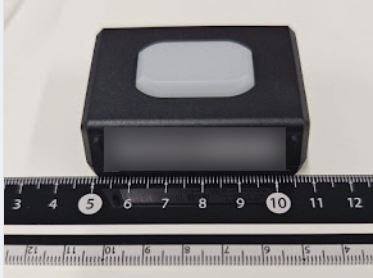 Core AX(Bluetooth)端末(正面)定規でサイズ感を確認